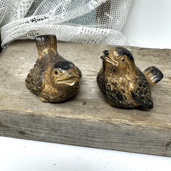 Vintage Hand-Painted Ceramic Bird Figurines Sparrows Japan - Picture 2 of 7